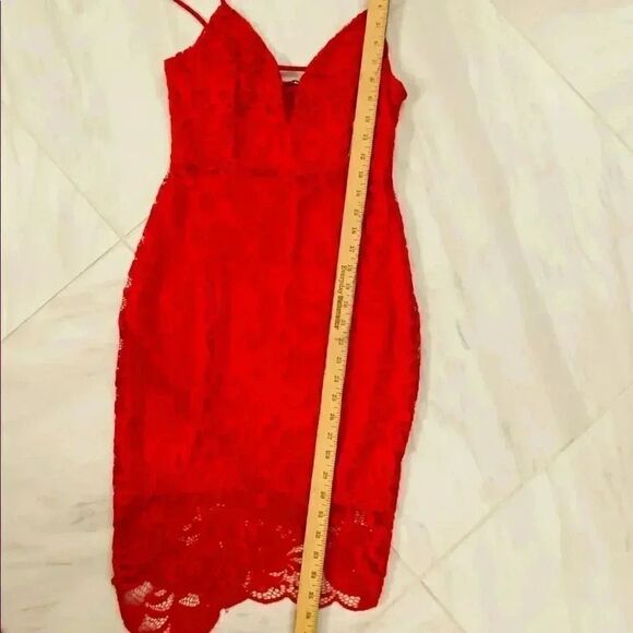 Beautiful red lace dress  - Picture 4 of 7